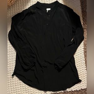 Gap Maternity NWOT Splitneck Top in black, size Small FREE Shipping